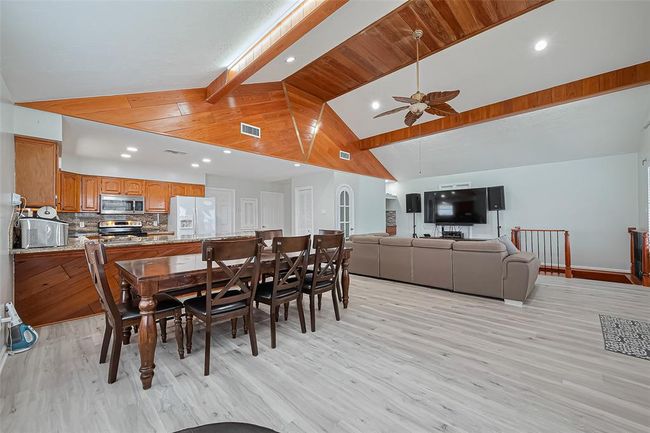 210 Sampan Dr, House other with 2 bedrooms, 2 bathrooms and 2 parking in Tiki Island TX | Image 11