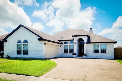 8305 Serenity Ct, Corpus Christi, TX, 78414-6458 | Card Image