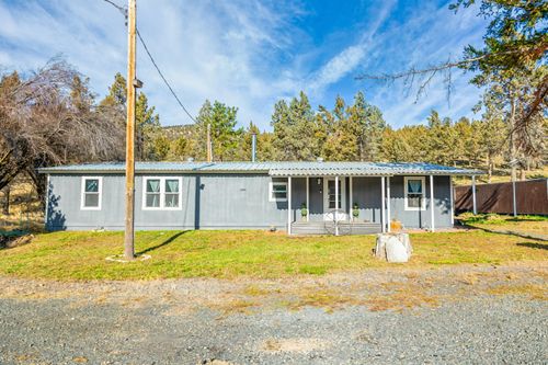 19223 N Poe Valley Rd, Klamath Falls, OR, 97603-9664 | Card Image