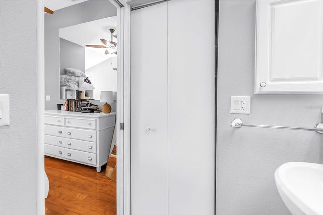 APT-1 - 200 Cocoanut Ave, Condo with 2 bedrooms, 3 bathrooms and null parking in SARASOTA FL | Image 33