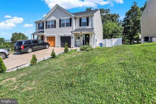 7 Rosalies Way, TEMPLE, PA, 19560-1310 | Card Image