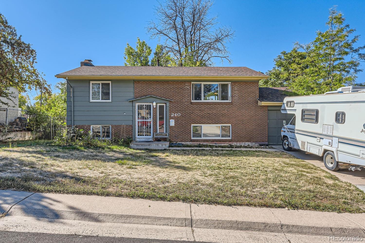 Delaware Cir, Littleton, CO 80120