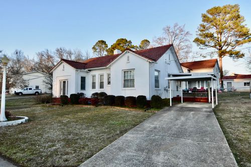 301 Watts Bar St, Sheffield, AL, 35660-5639 | Card Image