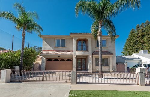 18267 Valley Vista Blvd, Tarzana, CA, 91356 | Card Image
