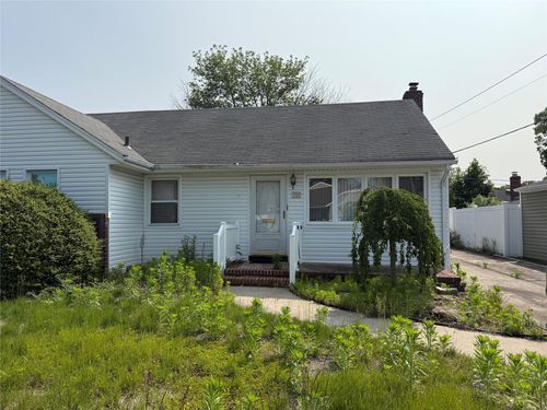 761 Barkley Ave, East Meadow, NY, 11554-4502 | Card Image