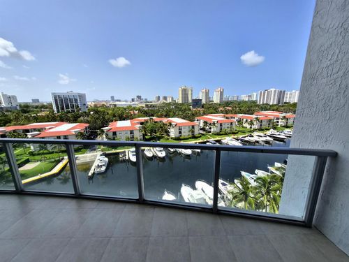 805-3029 Ne 188th St, Aventura, FL, 33180-2861 | Card Image