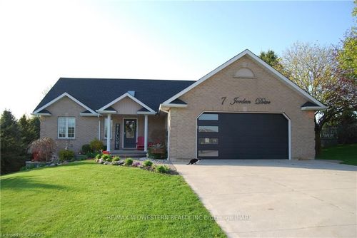 7 Jordan Dr, Belgrave, ON, N0G1E0 | Card Image