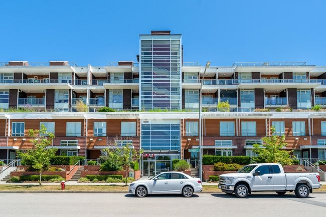 View of apartment building / complex | Image 27