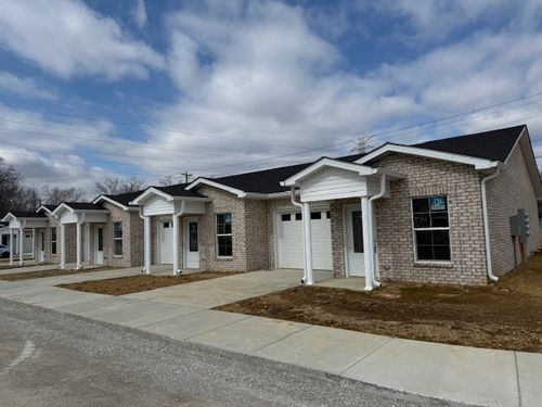 741 Kings Ln, Tullahoma, TN, 37388-5372 | Card Image