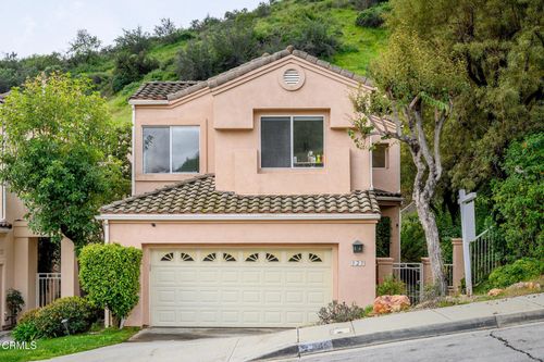 925 Calle La Primavera, Glendale, CA, 91208-3030 | Card Image