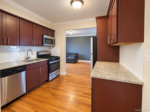 5h-150-30 71 Avenue, New York, NY, 11367 | Card Image