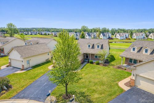 11126 Strathmore Ct, Grand Blanc, MI, 48439-9467 | Card Image