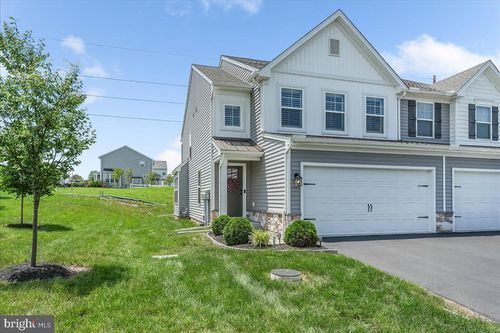 300 Hayward Ct, Pottstown, PA, 19464-2154 | Card Image