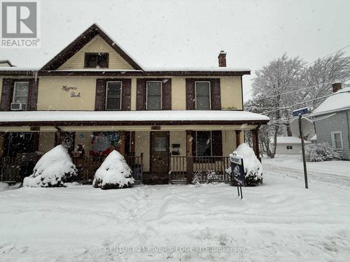 {{alt}} | Card Image