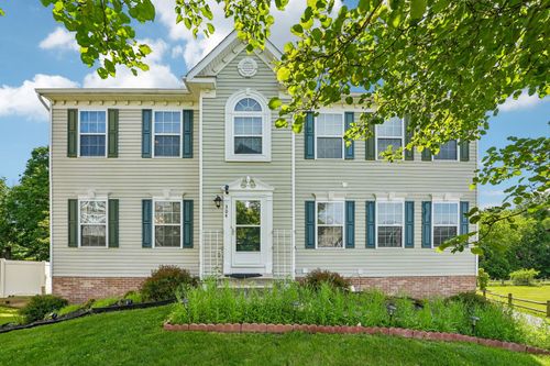 304 Maplewood Ln, Imperial, PA, 15126-1404 | Card Image