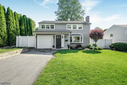 35 Stuart St, Waldwick, NJ, 07463-2419 | Card Image