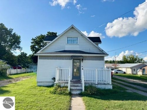 1016 Michigan Ave, Saint Louis, MI, 48880-1018 | Card Image