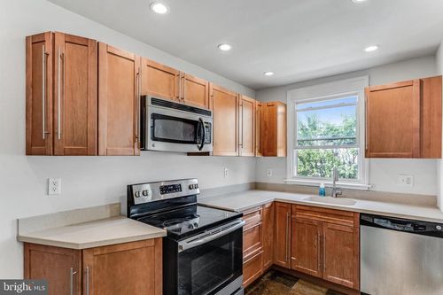 219 Le Carra Dr, LANSDOWNE, PA, 19050-1717 | Card Image