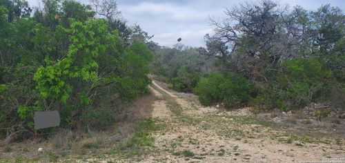 000 County Road 243, Hondo, TX, 78861 | Card Image
