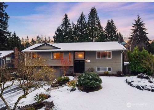 17443 Ne 12th Street, Bellevue, WA, 98008 | Card Image