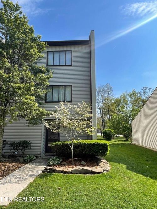 58 Wilshire Heights Dr, Crossville, TN, 38558-6262 | Card Image