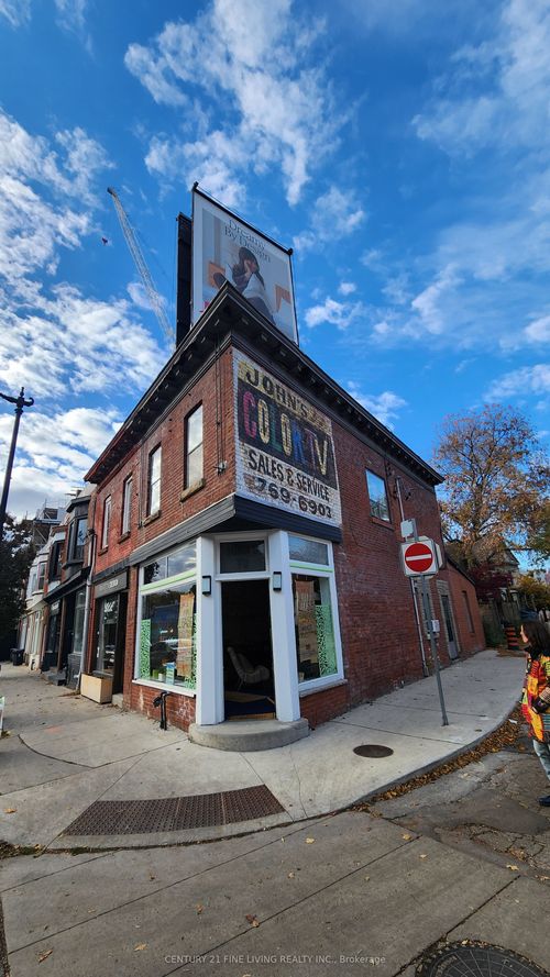 {{alt}} | Card Image