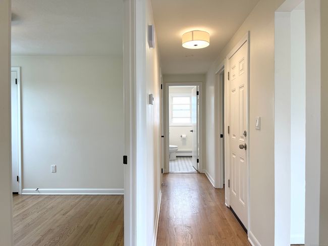 226 Middletown Ave, Home with 6 bedrooms, 2 bathrooms and 8 parking in Wethersfield CT | Image 13