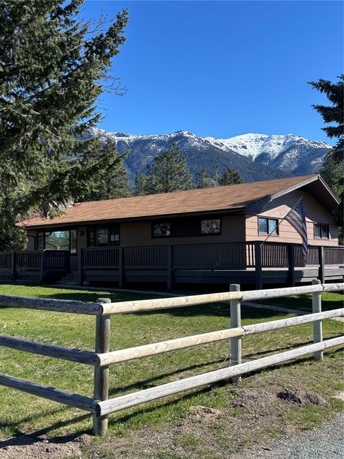 743 West Rd, Eureka, MT, 59917-9405 | Card Image