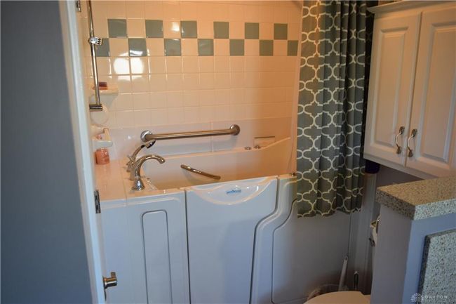 438 Crusader Dr, House other with 4 bedrooms, 3 bathrooms and null parking in Dayton OH | Image 16
