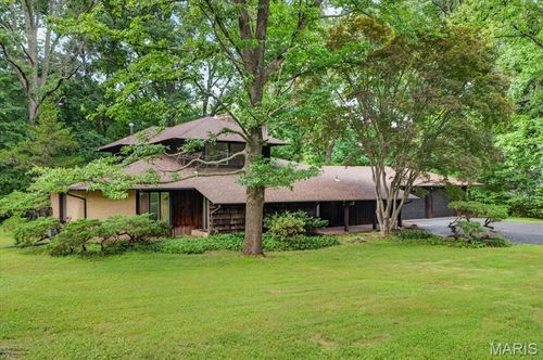 105 Shady Valley Dr, Chesterfield, MO, 63017-2626 | Card Image