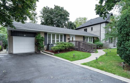 main-380 Tareyton Rd, Richmond Hill, ON, L4C3X7 | Card Image