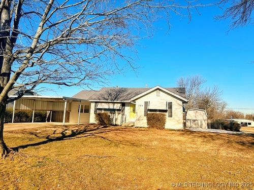 724 N Burns St, Holdenville, OK, 74848-3831 | Card Image