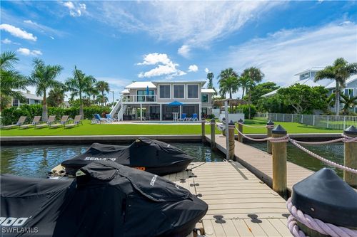 205 Bayview Ave, FORT MYERS BEACH, FL, 33931-3900 | Card Image