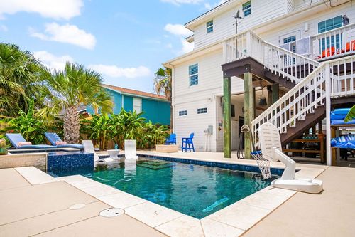 650 Dolphin Cir, Port Aransas, TX, 78373-5400 | Card Image