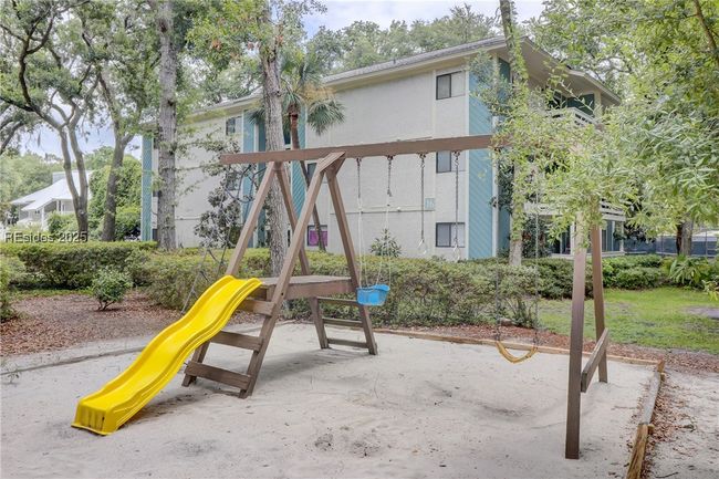 APT-17H - 45 Folly Field Rd, Condo with 2 bedrooms, 2 bathrooms and null parking in Hilton Head Island SC | Image 29