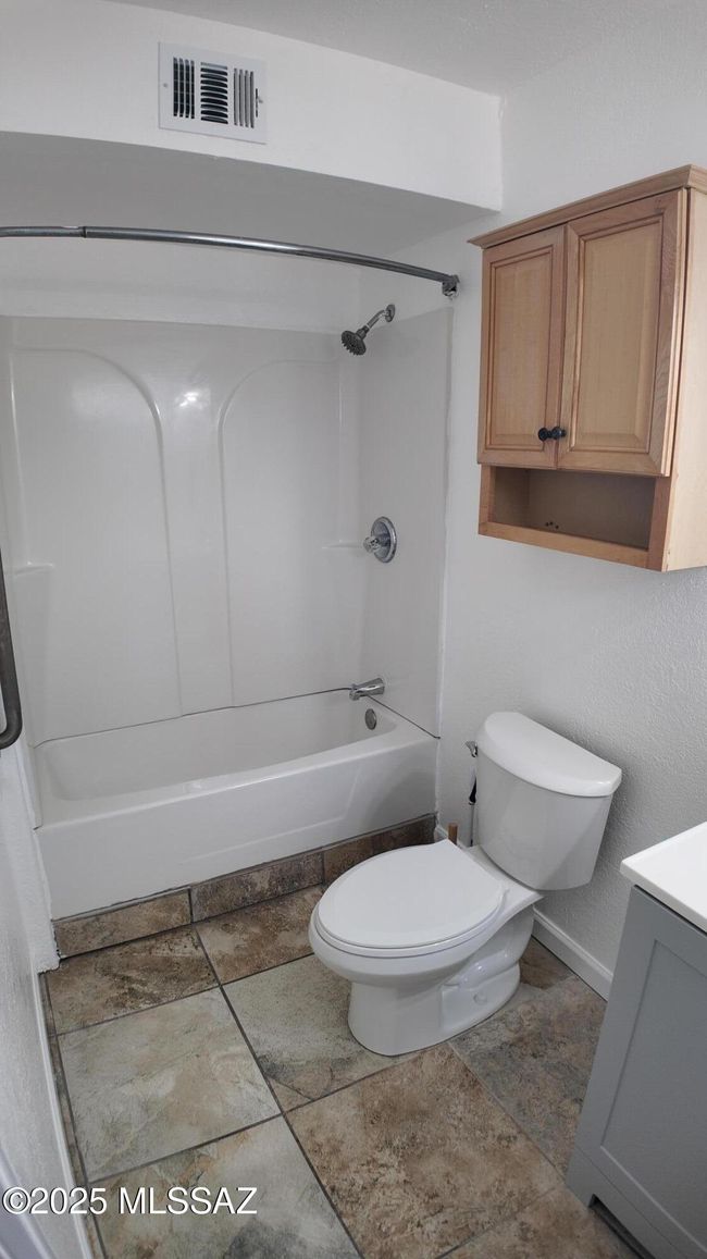 Main Bath | Image 10