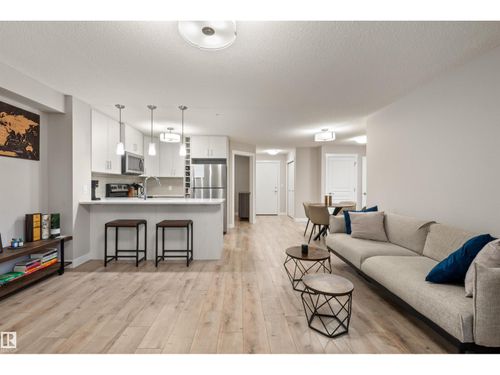 210-2229 44 Ave Nw, Edmonton, AB, T6T0W6 | Card Image
