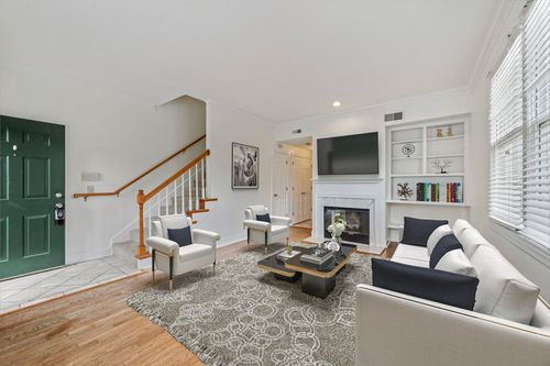 3321 Golf Club Ln, Nashville, TN, 37215-1577 | Card Image