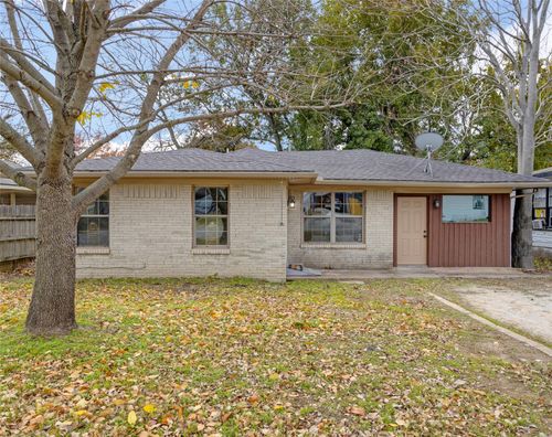 736 W Bullock St, Denison, TX, 75020-6907 | Card Image