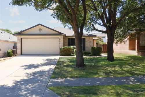 656 Reggie Jackson Trl, Round Rock, TX, 78665-2381 | Card Image