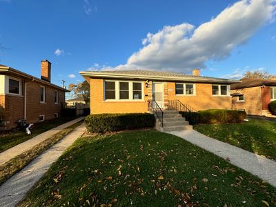 710 E 154th Place, House other with 3 bedrooms, 2 bathrooms and 2 parking in South Holland IL | Image 2