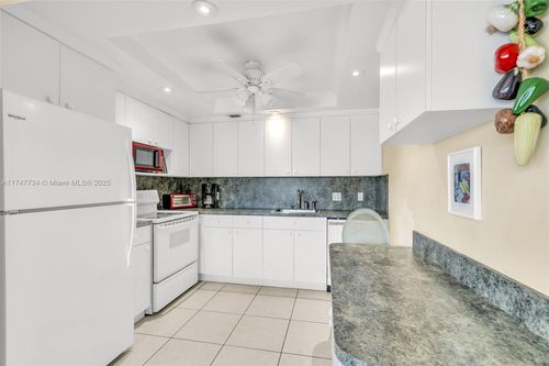 250-250 Grantham C, Deerfield Beach, FL, 33442-3471 | Card Image