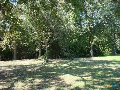 26 River Oak Dr, Seguin, TX, 78155-7026 | Card Image