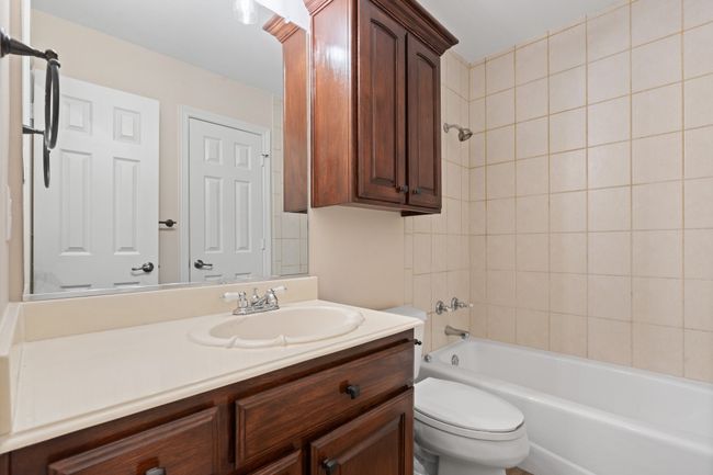 Upstairs full bath | Image 28