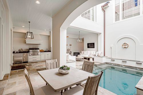 10 Country Club Pl, Baton Rouge, LA, 70809-1995 | Card Image