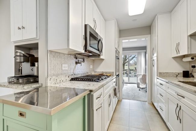10647 Hollow Tree Rd, Home with 3 bedrooms, 4 bathrooms and null parking in Orland Park IL | Image 9