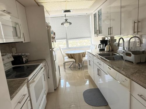 apt-1505-18051 Biscayne Blvd, Aventura, FL, 33160-2508 | Card Image