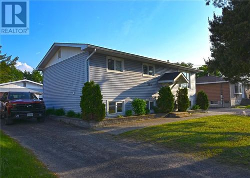 251 Laurette St, Chelmsford, ON, P0M1L0 | Card Image
