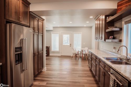 4466 Park Ave, Clear Lake, IA, 50428-8504 | Card Image