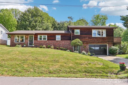 401 Lower Grassy Branch Rd, Asheville, NC, 28805-8720 | Card Image